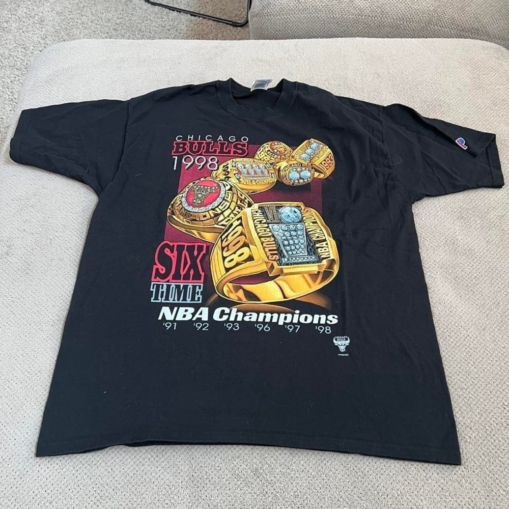 Vintage 1990s Chicago bulls 6 rings championship tee Size XL